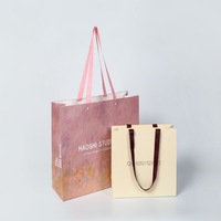 Sac cadeau réutilisable écologique Yu Mo avec poignées découpées en carton blanc et papier kraft pour exposition