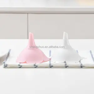 樱花风格2创意厨房家用塑料漏斗液体点胶油斗奶粉调料倒油漏斗