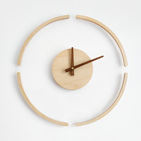 Jam Dinding Kuarsa Modern Nordik Kayu Solid Jarum Transparan LUMINOVA Desain Geometris Ruang Tamu Kamar Tidur Rumah Personalisasi