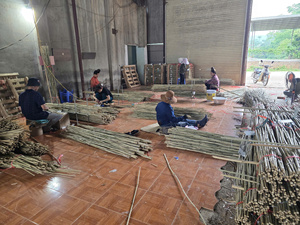 Tuteurs en bambou naturel pour plantes, piquets de pépinière en bambou séché et nettoyé, fournisseur en gros du Vietnam - Product Image 6