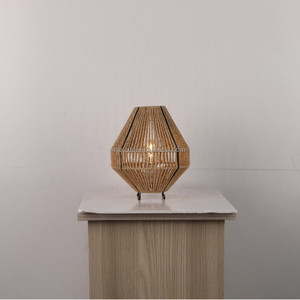 Papier naturel <span class=keywords><strong>corde</strong></span> tissé hôtel <span class=keywords><strong>lampe</strong></span> <span class=keywords><strong>de</strong></span> <span class=keywords><strong>chevet</strong></span> décor à la maison éclairage <span class=keywords><strong>lampe</strong></span> <span class=keywords><strong>de</strong></span> table - Product Image 3
