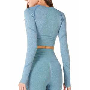 Haut de sport à manches longues avec design sans couture pour les arts martiaux et l'entraînement - Product Image 3