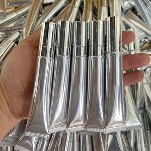 Top Tendance Végétalien Extrême Lèvres Repulpant Repulpant Gloss Acide Hyaluronique Beurre de Karité Blanchissant Hydratant Marque Privée - Product Image 2