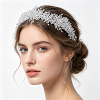 Élégante Tiare de Fée des Forêts en Cristal, Serre-tête Scintillant en Forme de Feuille, Accessoire de Cheveux pour Mariage, Bal de Promo et Concours de Beauté