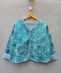 Veste d'hiver matelassée en coton à imprimé floral de qualité supérieure, style bohème ethnique pour femmes, cadeau élégant pour elle - Product Image 1