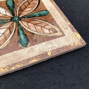Carrelage mural décoratif vintage en céramique à motif floral rétro avec incrustation dorée pour crédence de cuisine et accent de salle de bain - Product Image 5