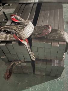 Batang Logam Persegi Cold Drawn 1045 Kekuatan Tinggi untuk Rangka Mesin - Product Image 2