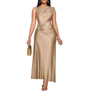 <span class=keywords><strong>Abito</strong></span> lungo da donna dorato senza maniche con scollo asimmetrico, vita arricciata, dettagli metallici e orlo svasato, ideale per feste e occasioni casual - Product Image 1