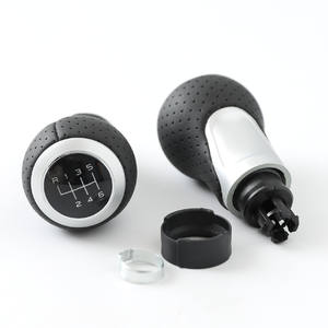 <span class=keywords><strong>Audi</strong></span> <span class=keywords><strong>A3</strong></span> A4 <span class=keywords><strong>S</strong></span> <span class=keywords><strong>Line</strong></span> VW Passat Golf Pommeau de levier de vitesse en cuir 12mm Pièces de voiture Levier de vitesse Bâton Pommeau de levier de vitesse exclusif Poignée de manette de vitesse - Product Image 6