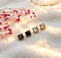 Plaques nominatives en alliage de zinc longue durée avec un lustre brillant, adaptées aux chemises, sacs à main, chapeaux et divers articles de mode
