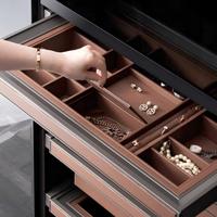 Panier de rangement coulissant à quatre niveaux en cuir avec compartiments, coulisses à amortissement silencieux, accessoires de placard, organisateur de tiroir