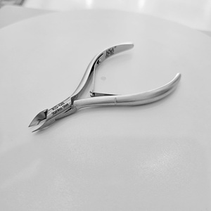 Cortacutículas de Acero Inoxidable de 10.0 mm con Punta Plana y Afilada, Herramienta Duradera para Manicura de Uñas - Product Image 4