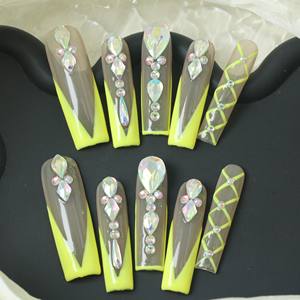 Uñas acrílicas hechas a mano al por mayor, uñas postizas cuadradas de cobertura completa, estilo ballet amarillo, diseño con diamantes de imitación, personalizables. - Product Image 1