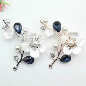 Broche de luxo feminino, broches de cristal azul, strass, concha, flor de pérola, broches de metal para mulheres, joias elegantes de casamento, novo, 2021