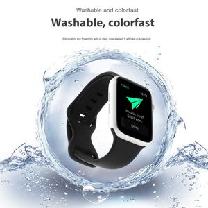 حزام ساعة رياضي من السيليكون السائل فائق الجودة لساعات <span class=keywords><strong>Apple</strong></span> iWatch Series 10، 9، 8، 7 مع إبزيم فراشة - Product Image 3