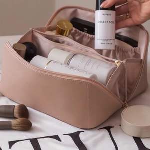 Sac de toilette de voyage grande capacité en PU de haute qualité avec fermeture éclair, étui de rangement tendance pour maquillage féminin - Product Image 2