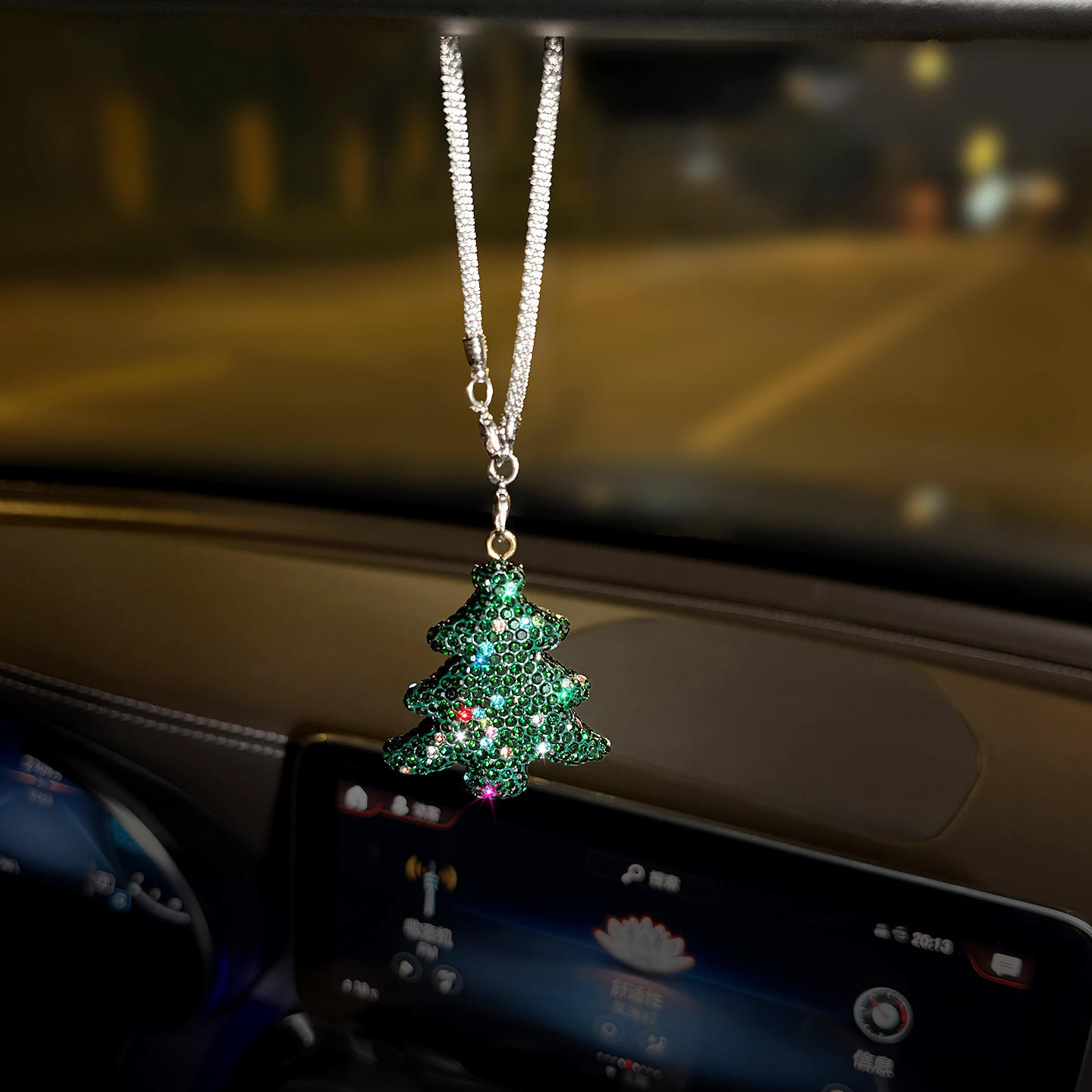 จี้เพชร [ต้นคริสต์มาส]]