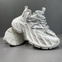 26 Chaussures Dad Shoes à plateforme en cuir véritable, style européen, tendance, élégantes, de niche, couleur unie polie, style influenceur