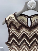 Ensemble d'été vintage en maille chevron écologique pour femme : débardeur sans manches à col licou et pantalon taille haute à jambes larges – Vente en gros