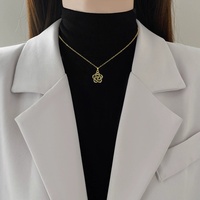 Nouvel ensemble de bijoux de luxe en acier inoxydable 316L avec pendentif rose noire et boucles d'oreilles pour femme, idéal pour le quotidien et les fêtes, parfait comme cadeau.