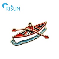 Épinglette en métal émaillé en forme de bateau à rames, souvenir, badge sportif, broche, pagaies de bateau à rames personnalisées, badge d'équipe