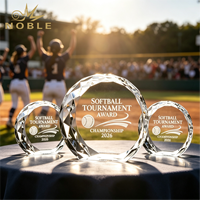Trofeo de Softbol de Cristal Facetado Redondo Noble con Base Autoportante, Logotipo de Softbol Grabado con Láser, Premio Personalizado para Torneos
