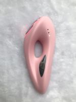 Produit de beauté rechargeable de masseur de thérapie par la lumière LED rouge pour les soins de la peau chauds et froids