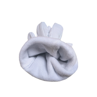 Cuir de grain de porc. Dos en tissu élastique bleu. Poignets doublés de tissu de rayonne de polyester blanc. Grade B-DLP426