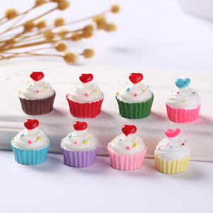Ensemble d'ornements miniatures en forme <span class=keywords><strong>de</strong></span> cupcakes, figurines en résine multicolores pour la décoration <span class=keywords><strong>de</strong></span> micro-paysages <span class=keywords><strong>et</strong></span> <span class=keywords><strong>de</strong></span> jardins féériques - Product Image 2