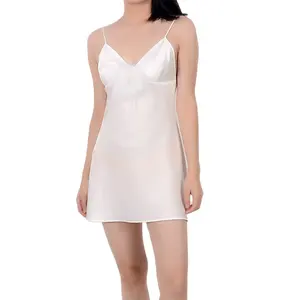 女性ホワイトフェザーパジャマサテンシルクカスタムパジャマスリップドレス多層フェザーレディースナイトウェアパジャマセット