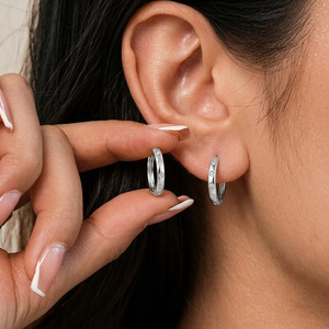 Boucles d'oreilles créoles en alliage de zinc blanc, serties de griffes circulaires, pour femmes, bijoux tendance - Product Image 1