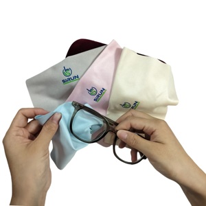 Paño de microfibra para limpiar con logo personalizado, impresión por transferencia térmica y serigrafía para lentes de cámara, gafas y pantallas, fabricante. - Product Image 4