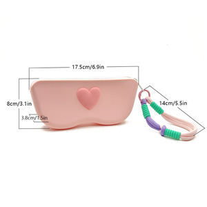 מארז משקפי שמש נייד רך מסיליקון בצבע אחיד בצורת לב, עמיד למים, לאישה, אביזר לתיק - Product Image 6