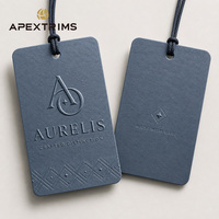 Étiquettes suspendues APEX avec logo en relief, fabrication personnalisée, conception de vêtements sur mesure, étiquettes de vêtements OEM ODM