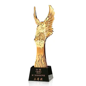 Nhà máy thiết kế mới EAGLE Golf Trophy thể thao nhựa Trophy giải thưởng