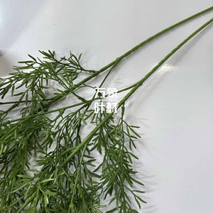 Agujas de Pino Artificiales Colgantes, Decoración Verde de Plástico para Techos de Boda, Ramas de Ramilletes Verdes de 30cm-190cm - Product Image 4