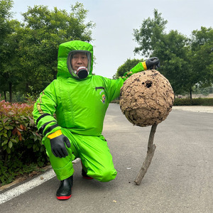Conjunto Completo de Traje Transpirable, Resistente a Pinchazos y a las Picaduras de Avispones, Materiales de Poliéster y PVC para Protección en la Captura de Abejas en Exteriores - Product Image 1