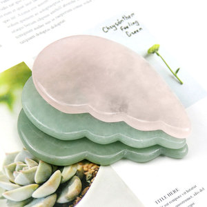 SPA akupunktur tedavisi için kırışıklıkları önler tetik noktası tedavisi yeşil aventurin Gua Sha aracı