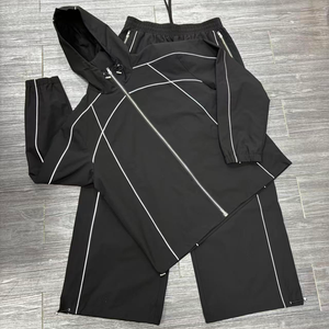 Ensemble de survêtement en nylon personnalisé, coupe oversize, coupe-vent, écologique, avec <span class=keywords><strong>veste</strong></span> à capuche zippée et pantalon de jogging, style streetwear, pour le printemps - Product Image 3