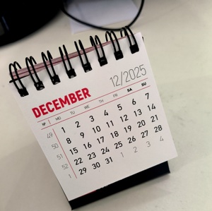 Высококачественная индивидуальная деловая реклама тройной спиральный 2026 рекламный подарок 3 месяца настенный календарь - Product Image 1