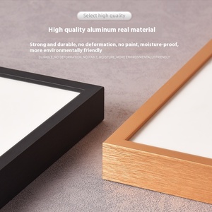 <span class=keywords><strong>Cadre</strong></span> <span class=keywords><strong>photo</strong></span> carré en alliage d'aluminium peinture décorative <span class=keywords><strong>avec</strong></span> des bords simples <span class=keywords><strong>et</strong></span> fins, <span class=keywords><strong>cadre</strong></span> en carton <span class=keywords><strong>blanc</strong></span> suspendu au mur - Product Image 2