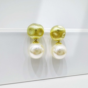 custom Luxury women 18k gold plated pearl earring vintage ladies elegant round party geometric korean minimalist stud earrings - Product Image 3