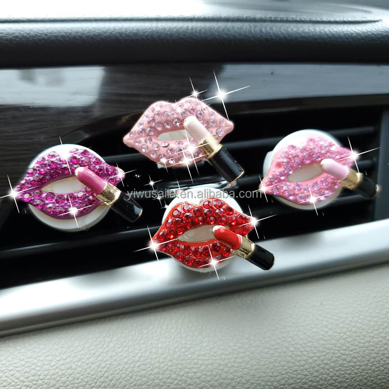 Автомобильное вентиляционное отверстие Зажим Освежитель воздуха Парфюм Аромат Ароматерапия Диффузор Сплав Bling Кристалл Губные помады Автомобильный орнамент