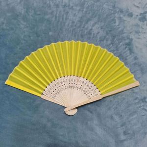 Abanico Plegable de Bambú de 21 cm con Diseño de Amor Tallado, Barato al por Mayor, para Regalo Promocional de Boda - Product Image 6