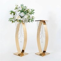 Support à fleurs en métal doré avec pendentif en cristal, piédestal floral, centre de table pour mariage, fête, décoration intérieure