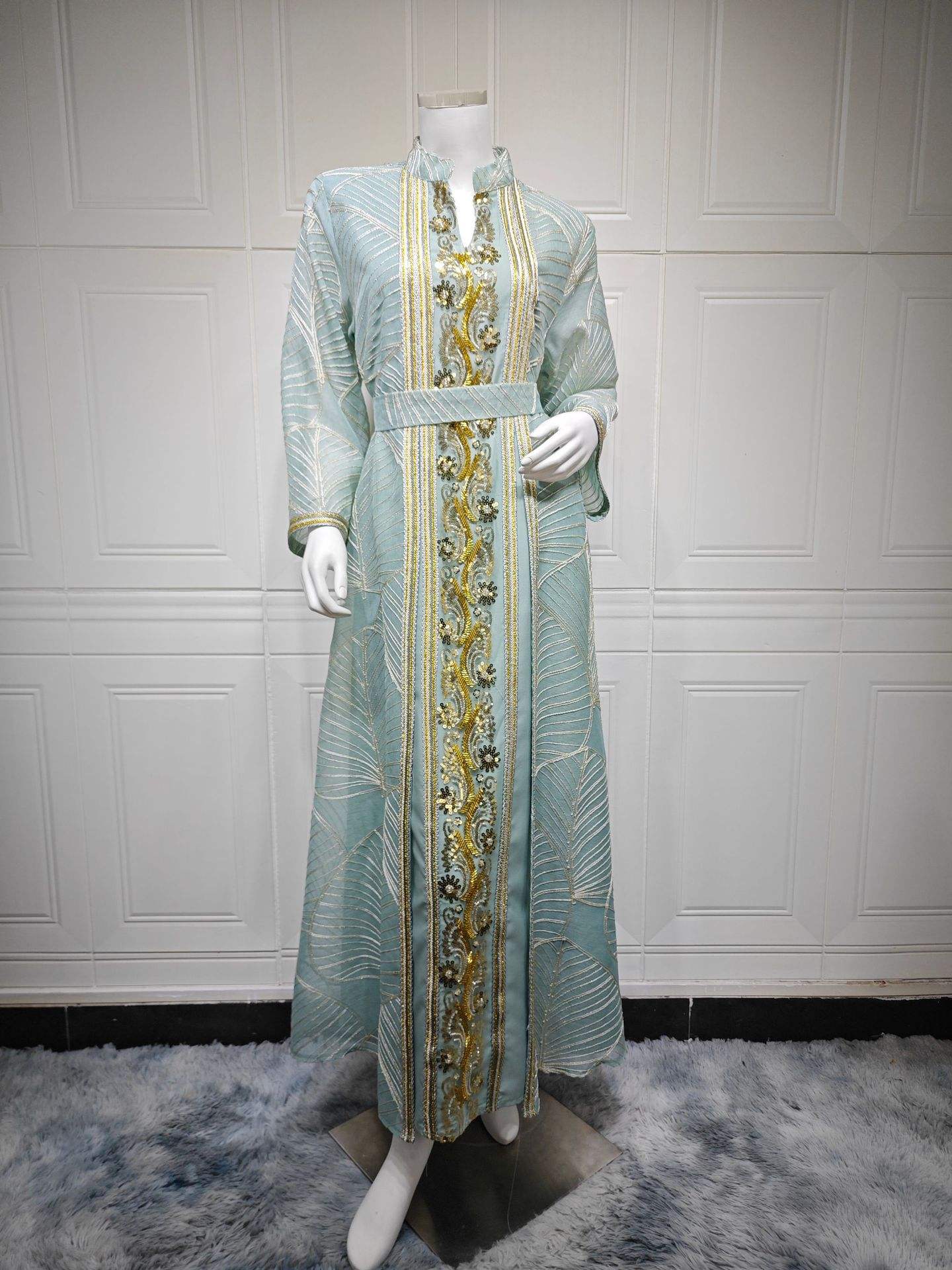 สีเขียวอ่อน