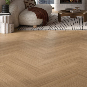 Parquet en chêne européen multicouche pressé à chaud, qualité AB, glacé, à rainures et languettes, 18 mm, en chevrons, pour usage intérieur, conforme RoHS - Product Image 1