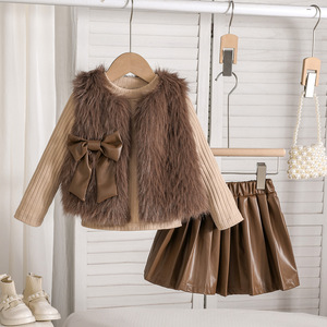 Детский комплект одежды для девочек из трех предметов: повседневный жилет из искусственной кожи, топ с длинным рукавом и круглым вырезом, плиссированная юбка - Product Image 1