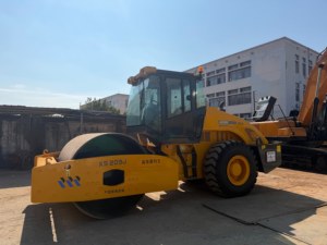 High‑Performance <b>Used</b> XS203J 23Ton <b>Road</b> <b>Roller</b>, Single Drum Vibratory Machine for Asphalt Surface Compacting - Product Image 1