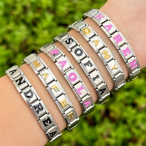 Nueva Pulsera Elástica de Acero Inoxidable DIY de Moda con Letras Iniciales de Esmalte y Módulos Desmontables, Pulseras de Eslabones con Dijes Italianos - Product Image 1